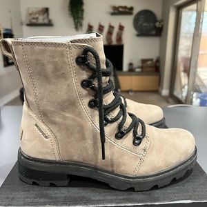 Sorel Lennox Lace Boot